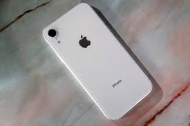 بررسی آیفون XR